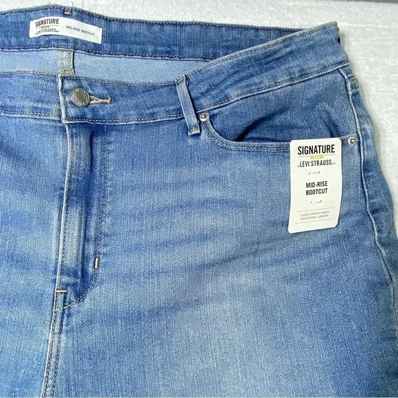 Levis Signature Gold Jeans Women's 20M Blue Bootcut Mid Rise Stretch Denim NWT - Picture 4 of 15